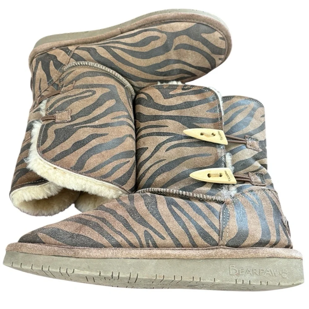 BEARPAW STRIPED LEATHER BOOTS, SIZE 7
